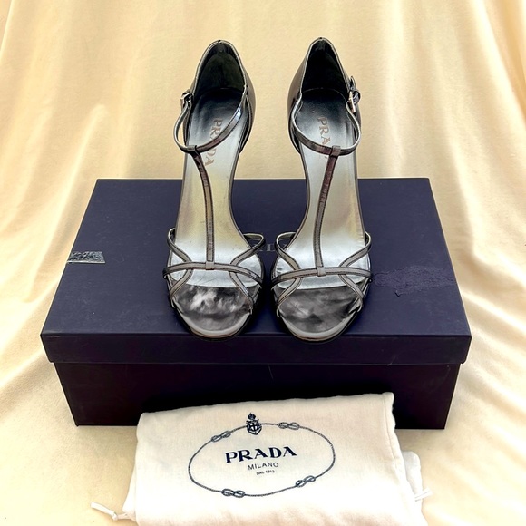 Prada Heels - Picture 3 of 15